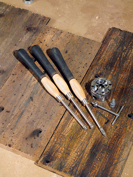 Is the fear of sharpening curved edges putting you off from giving woodturning a go? Carbide insert turning tools are one solution. Add a scroll chuck to your bag of tricks, and you are in the turning fast lane.