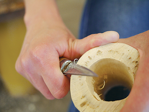 A “potato peeling” cutting technique creates the chamfer on top and bottom.