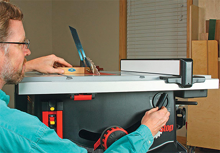 Unique to the jobsite table saw category, this new saw has a “MicroTilt” dial in front that enables its blade tilt to be tweaked in single-degree increments for added precision.