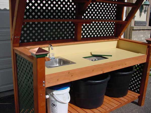 how to build a potting table: potting bench