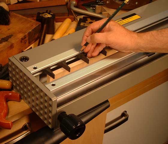 Akeda shop dovetail jig