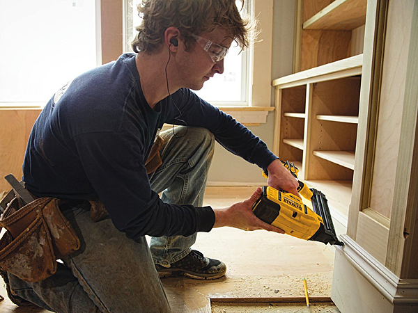 DeWALT 20V MAX* XR 18-ga. Cordless Brad Nailer