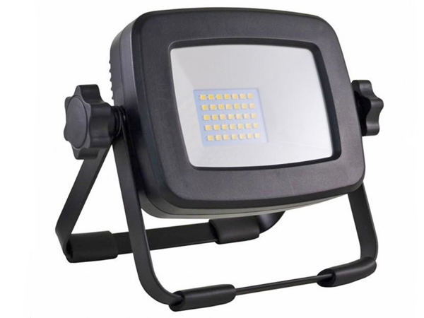 2000-lumen LED Work Light