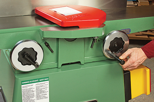 Why Is the Outfeed Table on a Jointer Adjustable?