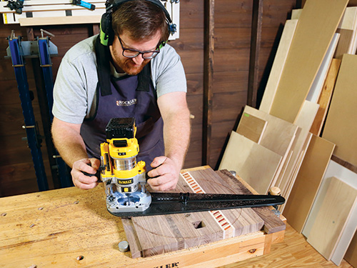 Making circular shaped cutting board with with jig