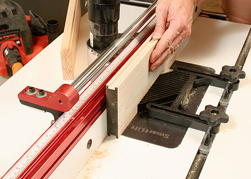Routing a sliding dovetail on adjustable tenoning jig