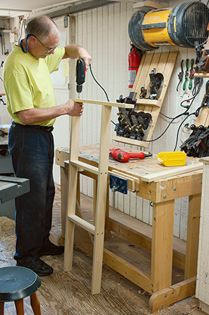 Assembling plinth for entertainment center project