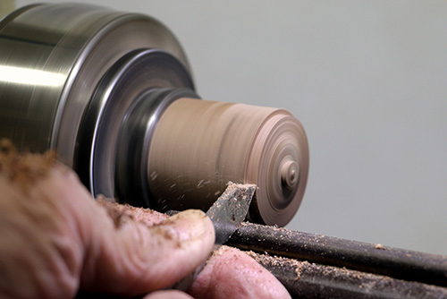 Turning jam chuck from beehive blank waste