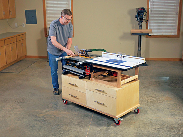 Using a tablesaw attached to a benchtop tool cart