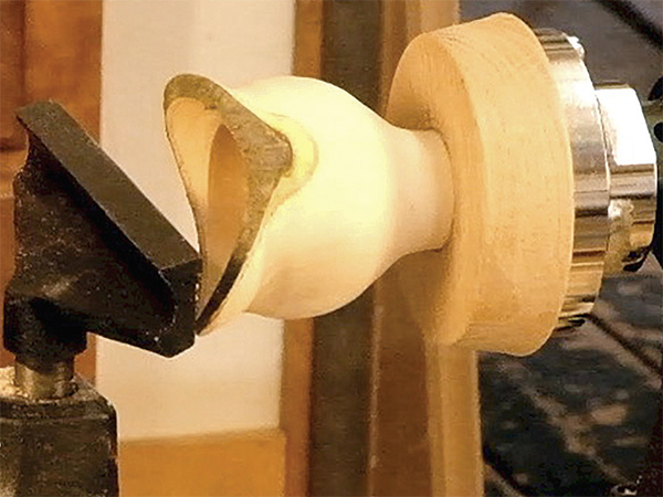 VIDEO: Turning a Bird’s Mouth Bowl