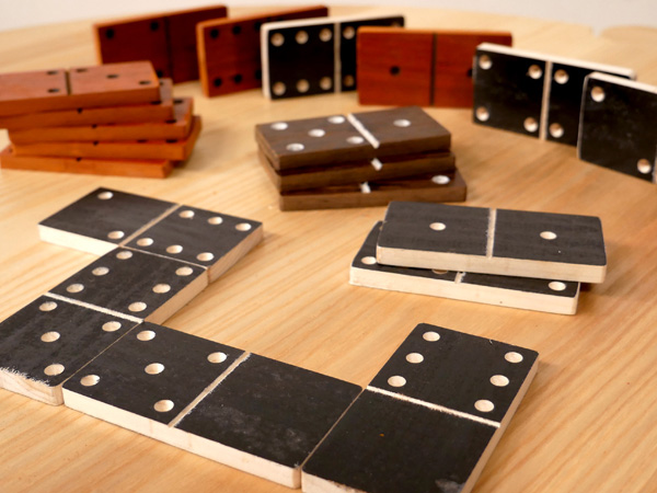 VIDEO: Making a Set of Dominos
