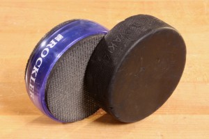 Notice anything strangely similar between a supposed "cookie" and this bonified hockey puck? Nah, nothing alike.