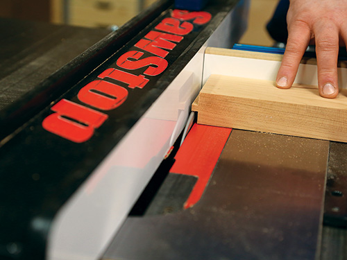 Using table saw to cut tenons in end of dog kennel rail