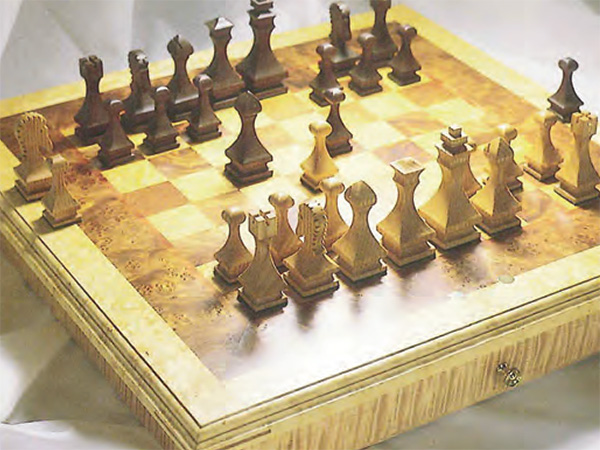 Veneered chess set