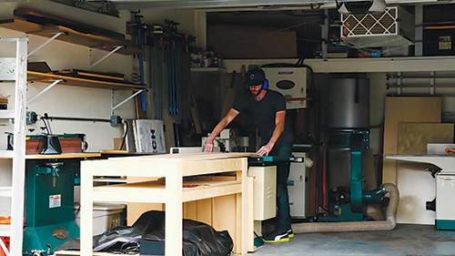 Building hall table with walnut veneer plywood