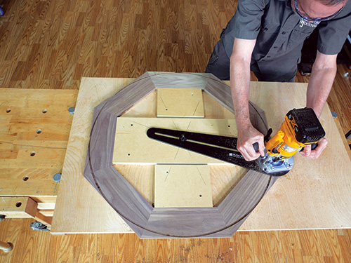 Routing circular shape of game board