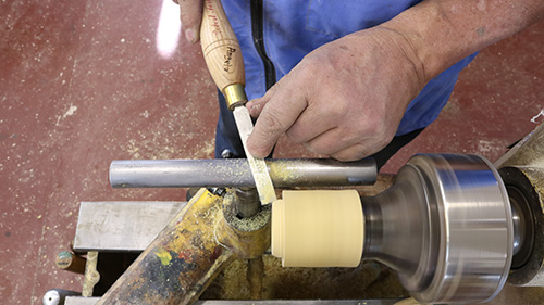 Moving thread cut towards the end of tenon