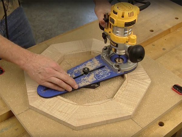 VIDEO: How to Cut Circles with a Router Jig - Woodworking ...