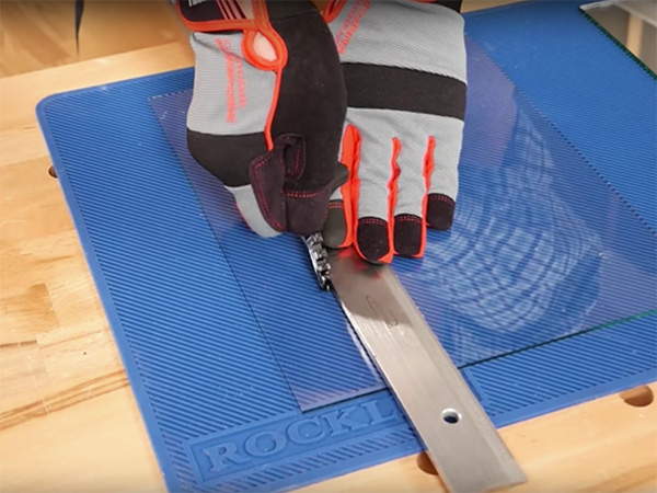 VIDEO: How to Cut Glass or Mirror