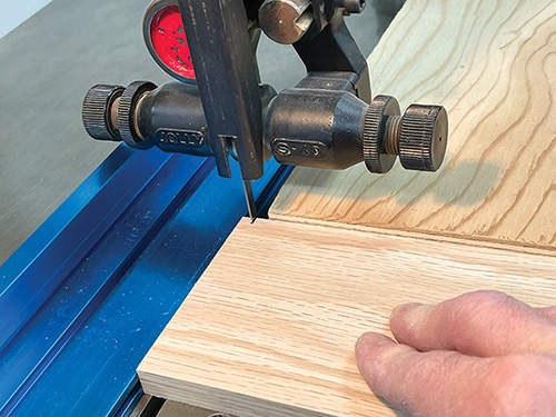 Scoring dovetail pin corner locations with band saw