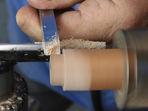 Forming tenon in Etui box body