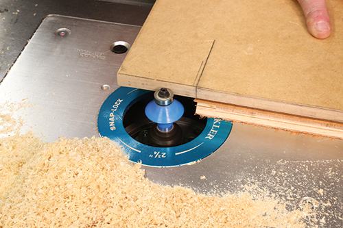 Concave V-groove router bit