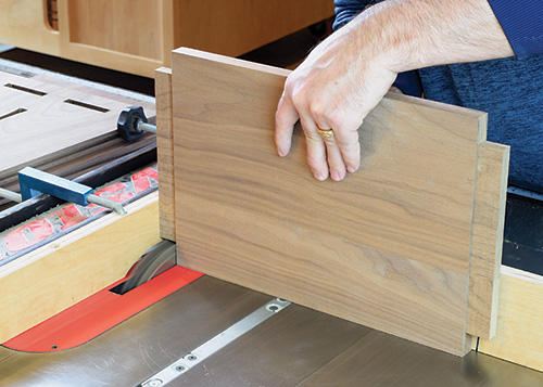 Cutting tenons for table shelf with table saw