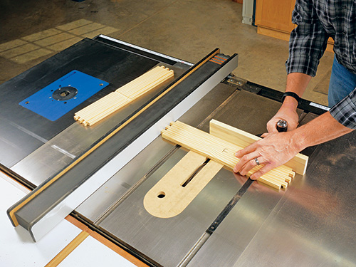 Sawing groove for installing drawer divider