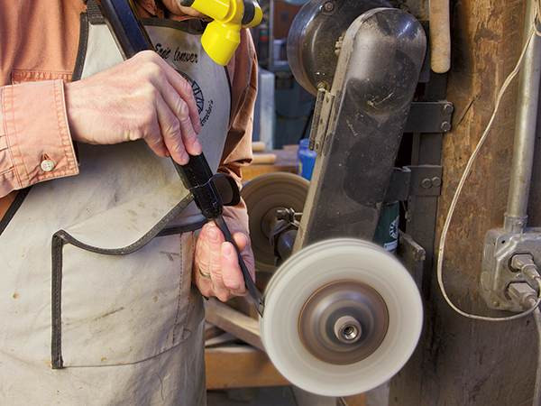 Sharpening with a Grinding Jig and Buffers