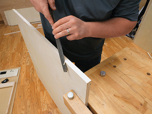 Using veneer saw to trim tape edges