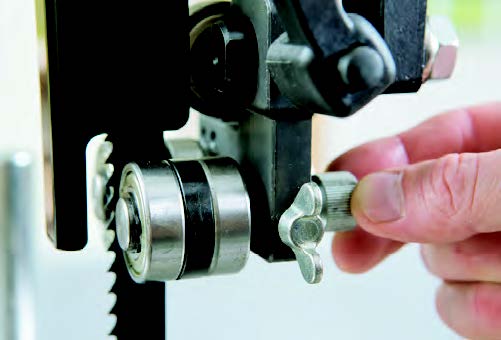 The author appreciated the precision and ease of JET’s eccentric blade guide adjusters.