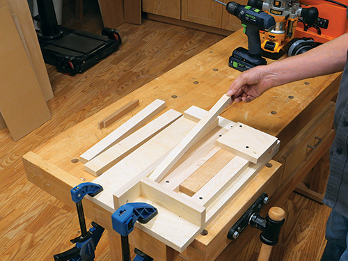 Setting spacer in spurtle routing jig