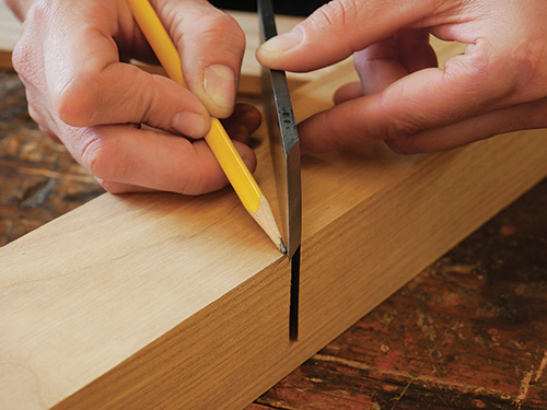 Marking wooden hand plane throat opening