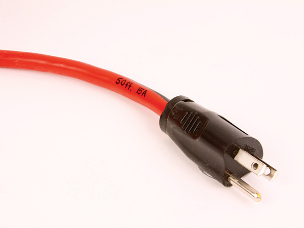 Extension cord marked with length and amperage