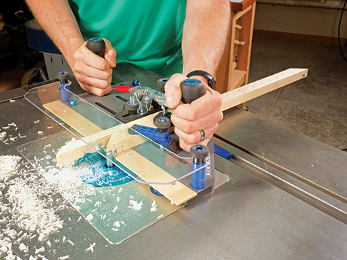 Using half-lap jig to guide router table cuts