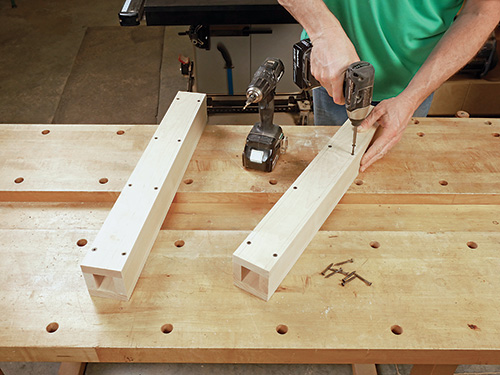 Fastening saw supports to install in miter saw station