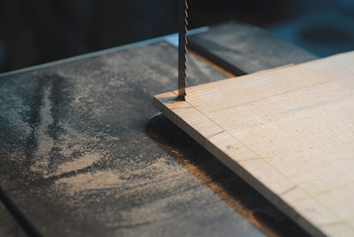 Removing dovetail waste with a band saw