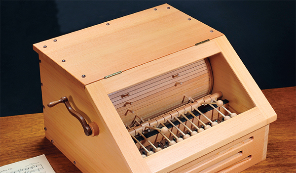 Xylophone-style music box