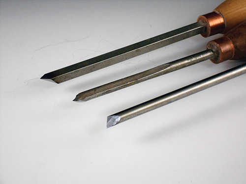 Spear-point scraper, spindle gouge and skew chisel