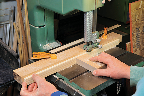 Guiding thin cuts on band saw