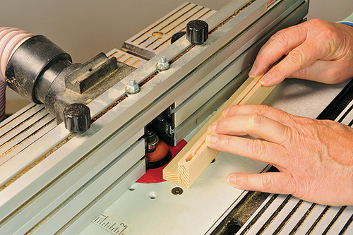 Routing slot in picnic basket corner piece