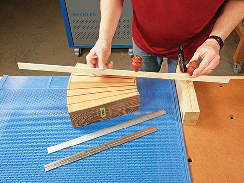 Curve marking jig for knife block