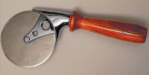 Pizza cutter woodturning project