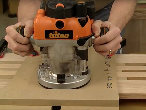 VIDEO: Cutting Dado Slots with a Plunge Router