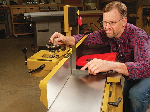 Measuring squareness of jointer outfeed table against fence