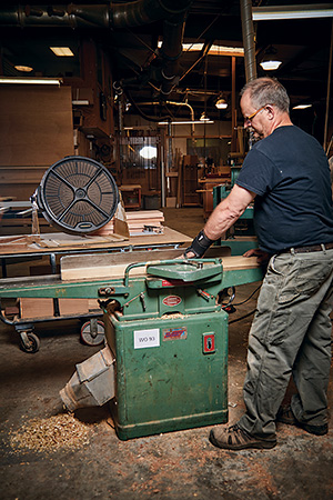 Working with a Powermatic jointer in a mill