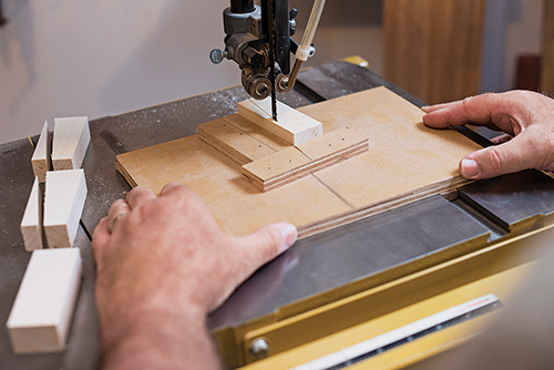 Cutting tapered prairie box legs with band saw