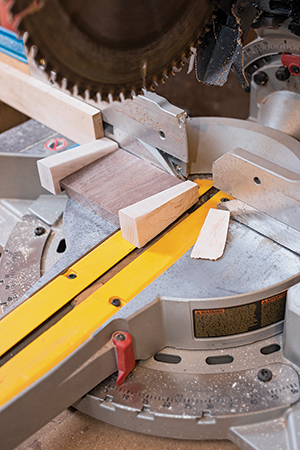 Trimming prairie box leg ends with miter saw