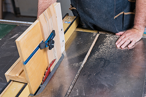 Cutting bevel segments on prairie box top