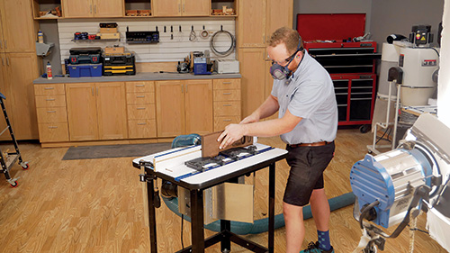 Building dovetail tray slots on a router table